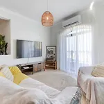 Lovely Apartment Next To The Beach
