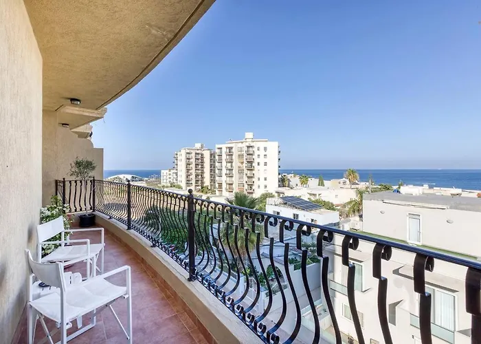 Lovely Apartment Next To The Beach